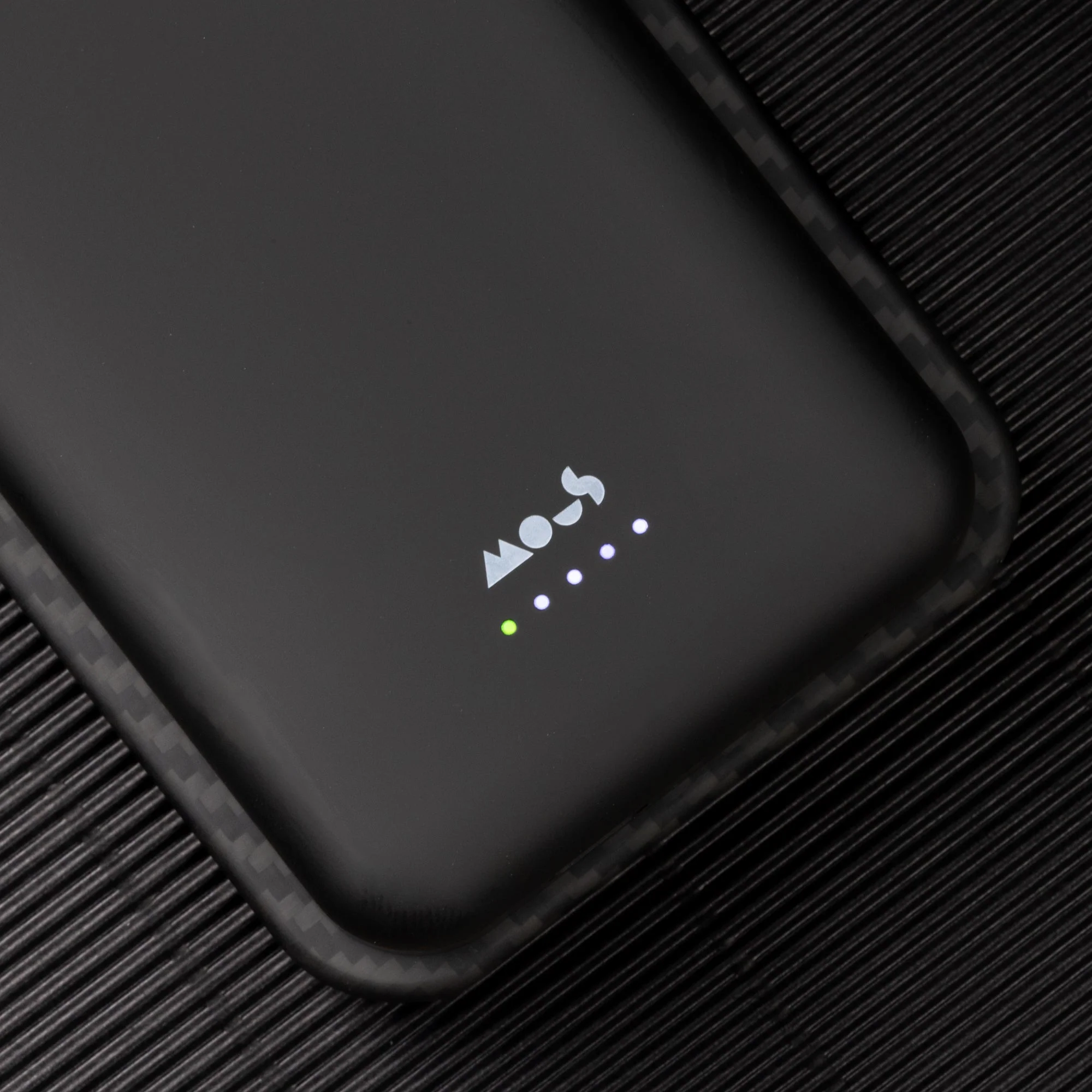 MagSafe® Compatible Wireless Power Bank - Image 4